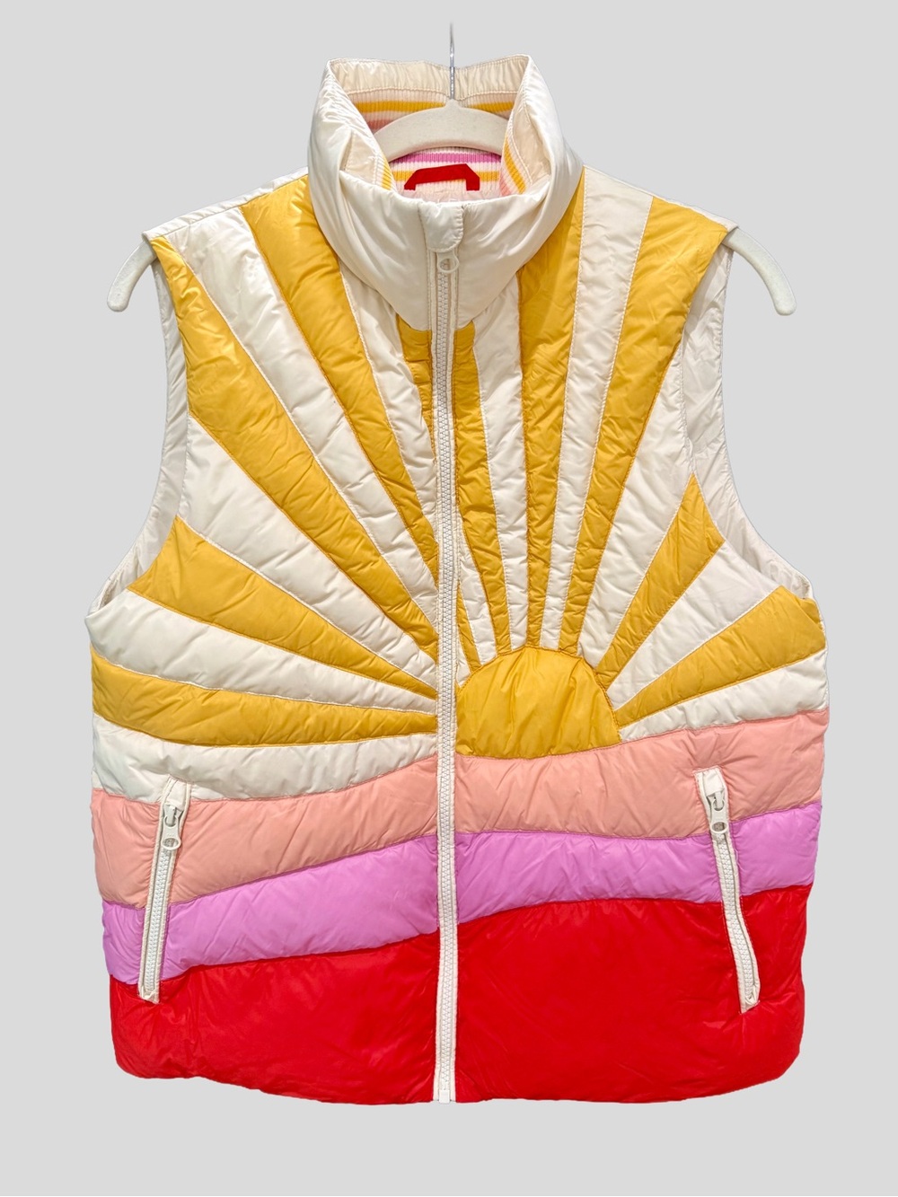 Marine Layer Archive Sunset Puffer Vest Medium retro quilted sunburst - Picture 2 of 4